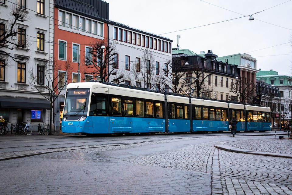Alstom Flexity trams have started operating in Gothenburg, offering comfortable passenger transport. The first three five-section vehicles have been running on Line 11 since January. Alstom Flexity trams have started operating in Gothenburg, offering comfortable passenger transport. The first three five-section vehicles have been running on Line 11 since January.