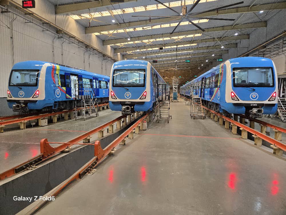 The Chinese company CRRC has completed preparations for shipping a new batch of Lagos metro trains. The local operator LAMATA reported that the modern four-car trains successfully passed factory tests. The Chinese company CRRC has completed preparations for shipping a new batch of Lagos metro trains. The local operator LAMATA reported that the modern four-car trains successfully passed factory tests.