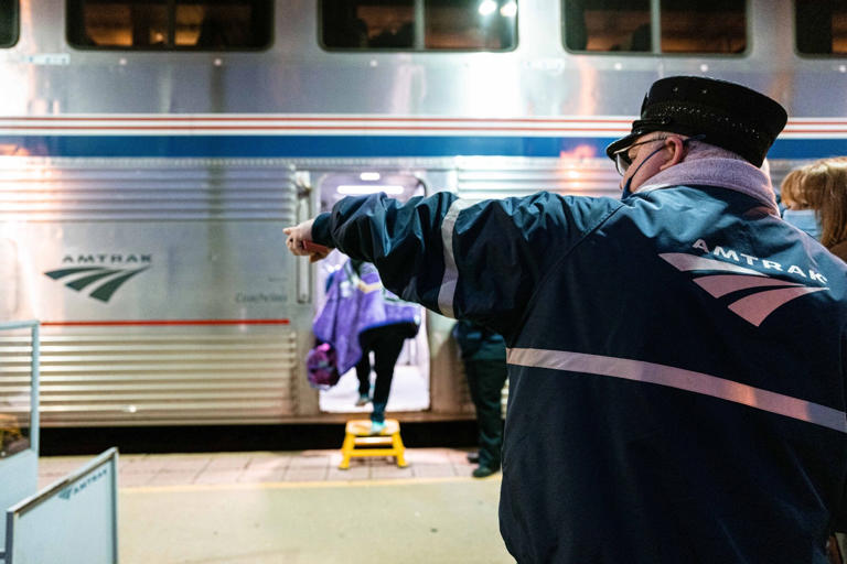 Amtrak Cuts DEI Funding & Enforces 4-Day Office Mandate Amtrak Cuts DEI Funding & Enforces 4-Day Office Mandate