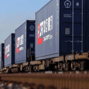 Россия задержала более тысячи контейнеров, следующих из Китая в Европу.