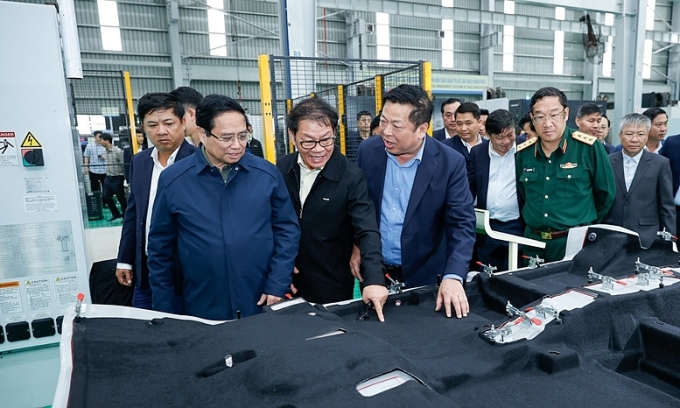 Prime Minister Pham Minh Chinh urges automaker Thaco to research High-Speed Train Production domestically. Prime Minister Pham Minh Chinh urges automaker Thaco to research High-Speed Train Production domestically.