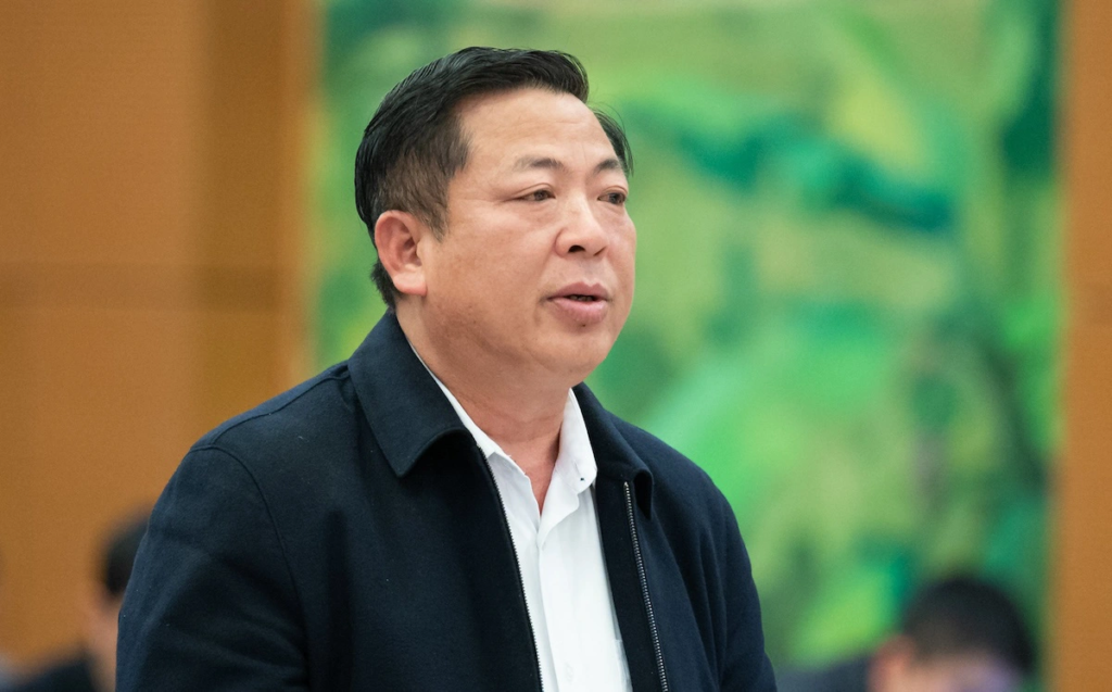 Vietnam is planning a large-scale railway expansion to improve transport and economic growth. The government has secured financial backing, including Chinese loans, to fund this $8 billion infrastructure project. Vietnam is planning a large-scale railway expansion to improve transport and economic growth. The government has secured financial backing, including Chinese loans, to fund this $8 billion infrastructure project.