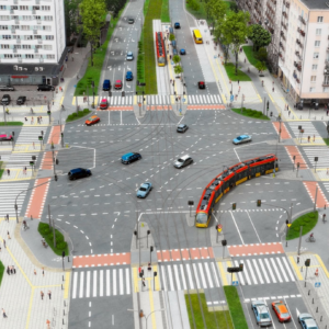 Варшава объявила тендер на закупку 160 новых трамвайных вагонов, планируя модернизацию общественного транспорта.