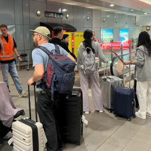 Sydney rail union remains firm in its industrial action, disregarding the Fair Work Commission’s recommendation. This decision results in severe train delays, cancellations, and major commuter disruptions across Sydney.