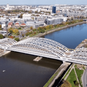 Польша планирует инвестировать €39,6 млрд в железные дороги, улучшая транспортную систему. Это позволит повысить логистическую эффективность страны и ускорить реализацию стратегических проектов.