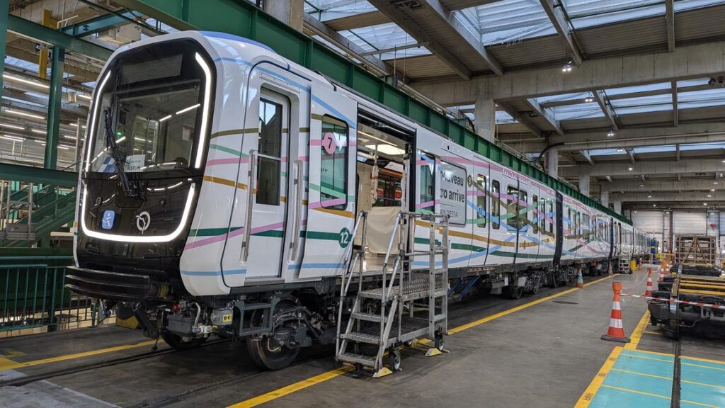 The company Alstom has introduced the first MF19 train, designed for operation in the Paris Metro. The new model has passed all tests and is now undergoing trial runs before its official launch. The company Alstom has introduced the first MF19 train, designed for operation in the Paris Metro. The new model has passed all tests and is now undergoing trial runs before its official launch.