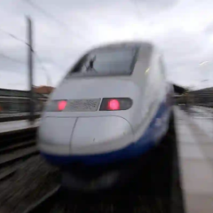 A high-speed rail line will soon connect Toronto and Quebec City, revolutionizing travel. The new system will reach speeds of 300 km/h, significantly reducing travel time and improving connectivity.