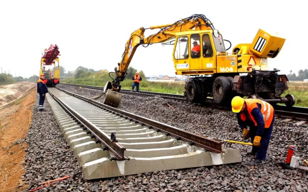 Kyrgyzstan has signed a $3 billion deal for the Makmal-Karakol railway, marking a major step in infrastructure expansion. This project will create jobs, improve transport, and strengthen regional trade connections.