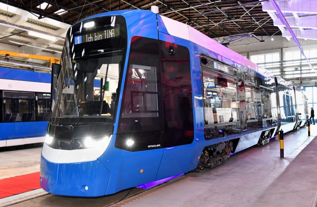 The first Stadler TINA tram has arrived in Rostock and was presented to local authorities and the press The first Stadler TINA tram has arrived in Rostock and was presented to local authorities and the press