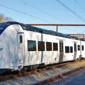 Данія прийняла поставку перших поїздів Siemens Mobility, що працюють на комбінованій системі живлення. Нові склади вже прибули в депо Лемвіг і проходять випробування перед введенням в експлуатацію.