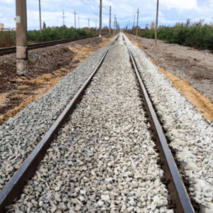 Будівництво євроколії до Ужгорода планують завершити в другій половині 2025 року. Цей проєкт спростить міжнародні перевезення, пришвидшить пересування пасажирів та підвищить ефективність логістичних операцій.