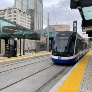 Город Эдмонтон допустил CAF, Hyundai Rotem и Siemens Mobility к тендеру на трамваи. Они предложат до 53 новых высокопольных вагонов для жителей.