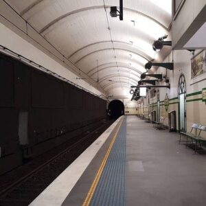 Sydney conceals a secret 20 meters beneath St James Station’s busy platforms. Long-abandoned “ghost” tunnels from the 1920s railway plan will soon open for tours.