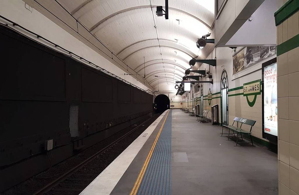 Sydney conceals a secret 20 meters beneath St James Station’s busy platforms. Long-abandoned “ghost” tunnels from the 1920s railway plan will soon open for tours. Sydney conceals a secret 20 meters beneath St James Station’s busy platforms. Long-abandoned “ghost” tunnels from the 1920s railway plan will soon open for tours.