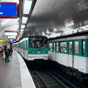 Компания Hitachi Rail внедрит CBTC на линии 12 метро Парижа. Она обеспечит модернизацию и повысит эффективность транспорта