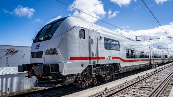 Deutsche Bahn вводит ICE 3neo на маршрут Берлин – Амстердам с декабря. Так оператор решает проблемы с задержками поставок от Talgo. Deutsche Bahn вводит ICE 3neo на маршрут Берлин – Амстердам с декабря. Так оператор решает проблемы с задержками поставок от Talgo.