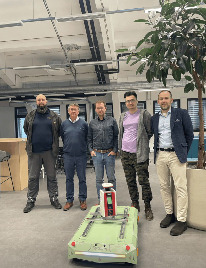 Роботизована платформа TechInn успішно інтегрована зі сканером RIEGL VZ-i, і тестування завершилось. Компанія тепер зосереджує зусилля на створенні рішення для сканування.