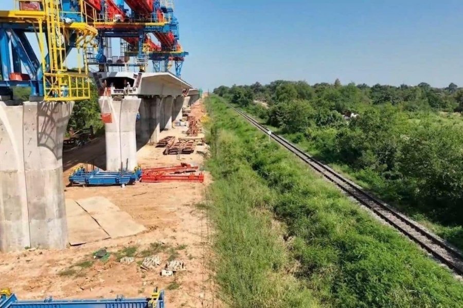 The State Railway of Thailand approved a 350-day extension for the Thai-Chinese High-Speed Rail. This shifts completion to March 10, 2026, impacting vital sections The State Railway of Thailand approved a 350-day extension for the Thai-Chinese High-Speed Rail. This shifts completion to March 10, 2026, impacting vital sections
