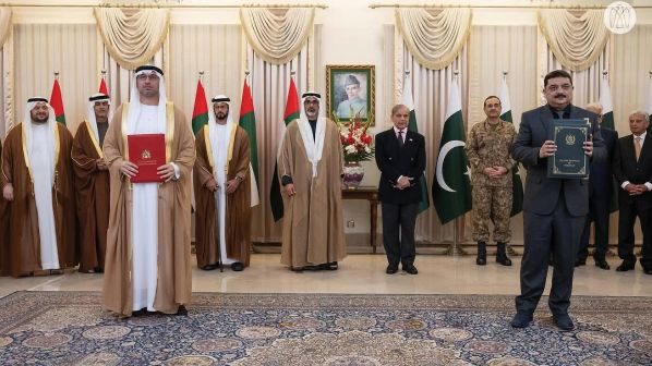 Pakistan Railways joins Etihad Rail to enhance its network and spur economic growth. This partnership promises better connectivity and efficiency across Pakistan’s railway system soon. Pakistan Railways joins Etihad Rail to enhance its network and spur economic growth. This partnership promises better connectivity and efficiency across Pakistan’s railway system soon.