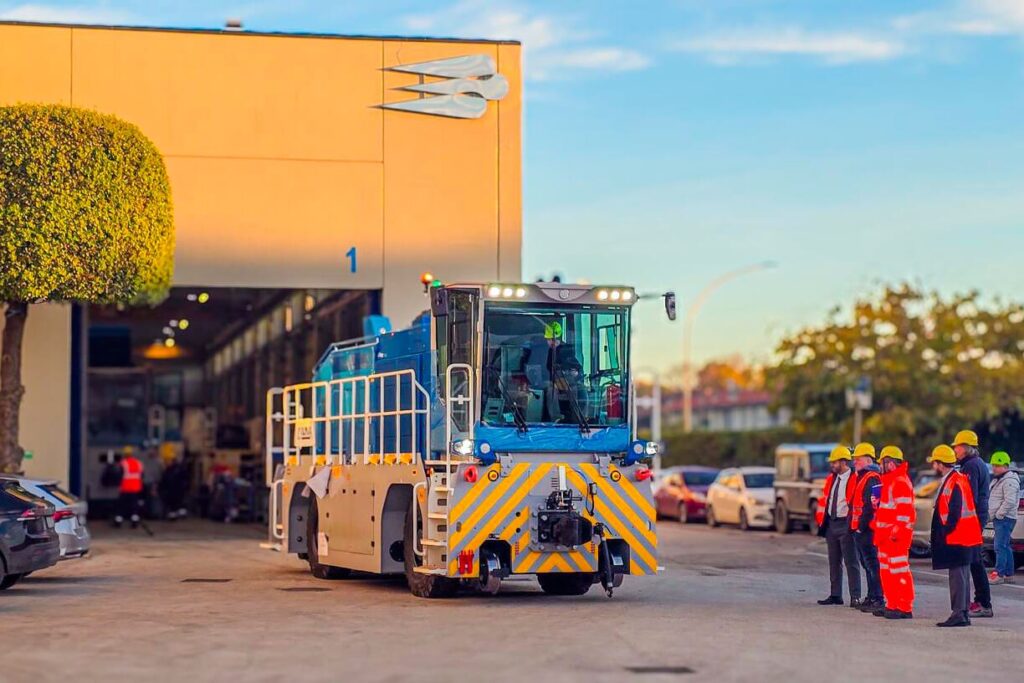 SRT delivered two Colmar SL230D traction modules to Saudi Arabia for maneuvering operations in Al-Jubail SRT delivered two Colmar SL230D traction modules to Saudi Arabia for maneuvering operations in Al-Jubail