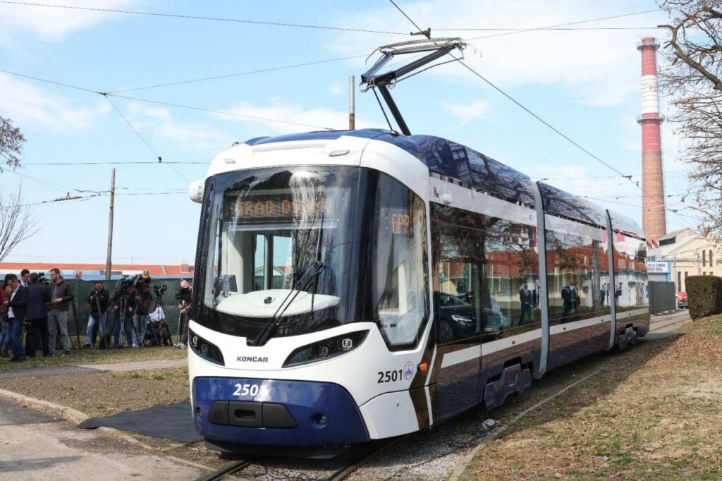 Končar shipped the TMK 2500 tram to Osijek after 18 months. This low-floor vehicle arrived, marking a transit milestone for the city. Končar shipped the TMK 2500 tram to Osijek after 18 months. This low-floor vehicle arrived, marking a transit milestone for the city.