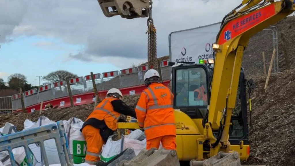 Construction begins on a new railway station, and it enhances Devon’s transport network swiftly. Workers close the Dartmoor Line, for they focus on upgrades this week. Construction begins on a new railway station, and it enhances Devon’s transport network swiftly. Workers close the Dartmoor Line, for they focus on upgrades this week.