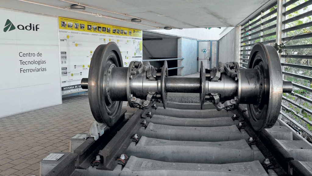 Adif, Spain’s railway operator, tests a new gauge-changing system at Irun station near France. Trials begin soon in Gipuzkoa province Adif, Spain’s railway operator, tests a new gauge-changing system at Irun station near France. Trials begin soon in Gipuzkoa province