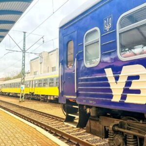 Кибератака нарушила работу онлайн-сервисов «Укрзализныци», специалисты активно восстанавливают системы и устраняют последствия.