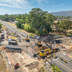 Inland Rail teams upgrade Victoria’s Beveridge-Albury section with major construction efforts. They finished key tasks in 60 hours, and trains restarted Monday evening.