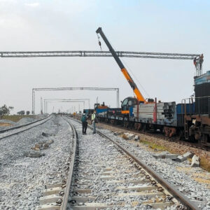 Индийская компания RVNL активно проводит модернизацию тягового электроснабжения на железных дорогах. Она заключила контракт на ₹1,15 млрд ($13,5 млн), и это повысит провозную способность.