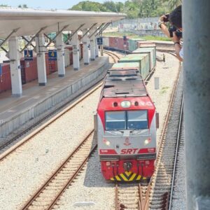 Malaysia builds the Perlis Inland Port in Perlis, aiming to transform trade with a new rail link. This project targets faster delivery across continents