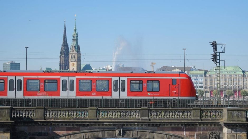 Alstom has secured a €60 million ($66.5 million) contract from S-Bahn Hamburg to enhance the digital capabilities of 82 BR 490 S-Bahn trains