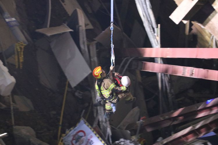 Rescue teams in South Korea pulled a trapped worker alive from a collapsed subway construction site near Seoul after nearly 13 hours underground Rescue teams in South Korea pulled a trapped worker alive from a collapsed subway construction site near Seoul after nearly 13 hours underground
