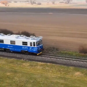 В Чехии начались испытания автономного рельсового автобуса на маршруте Копидлно–Дольни-Боусов — это важный шаг в развитии современного железнодорожного транспорта
