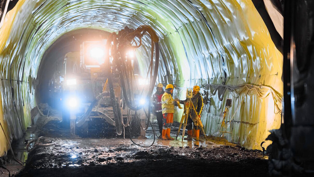 In Austria, the reconstruction of the Tauern railway line on the section from Schwarzach im Pongau to Mallnitz is actively underway In Austria, the reconstruction of the Tauern railway line on the section from Schwarzach im Pongau to Mallnitz is actively underway
