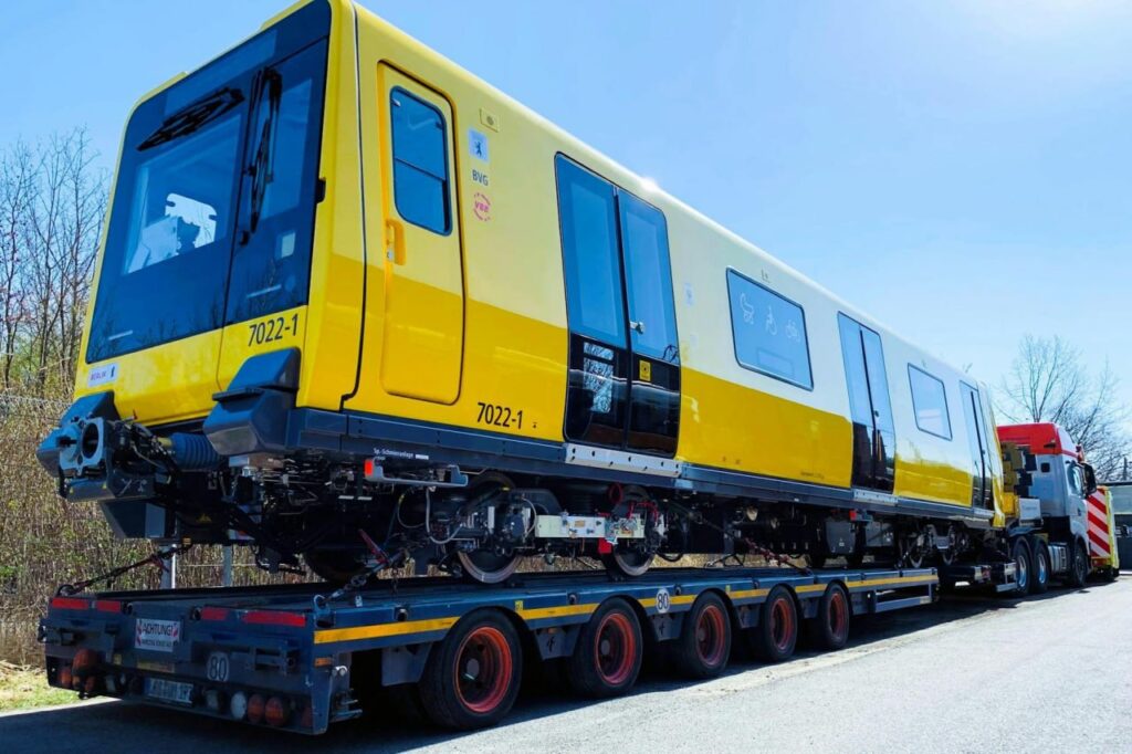 В Берлине компания Stadler начала тестирование новых поездов метро серий J и JK, запуск которых в эксплуатацию запланирован на 2026 год В Берлине компания Stadler начала тестирование новых поездов метро серий J и JK, запуск которых в эксплуатацию запланирован на 2026 год