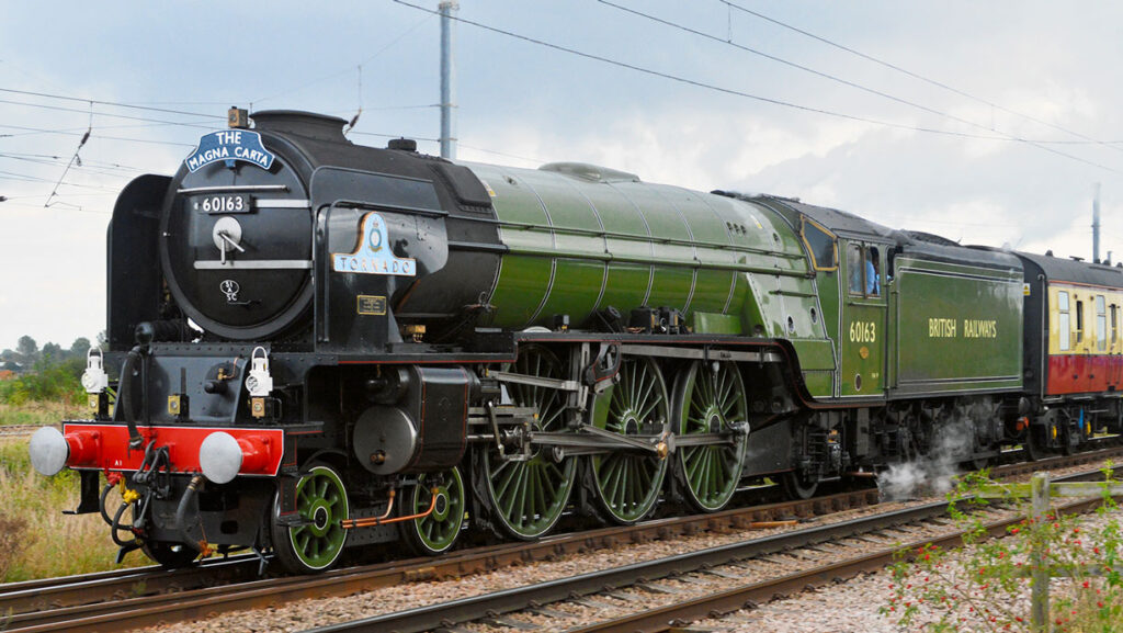 Великобританія розпочала випробування системи ETCS на паровозі Tornado в межах проєктів цифровізації та збереження залізничної спадщини, поєднуючи сучасні технології з історичним транспортом. Великобританія розпочала випробування системи ETCS на паровозі Tornado в межах проєктів цифровізації та збереження залізничної спадщини, поєднуючи сучасні технології з історичним транспортом.