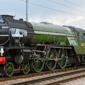 Великобритания начала испытания системы ETCS на паровозе Tornado в рамках проектов цифровизации и сохранения железнодорожного наследия, объединяя современные технологии с историческим транспортом