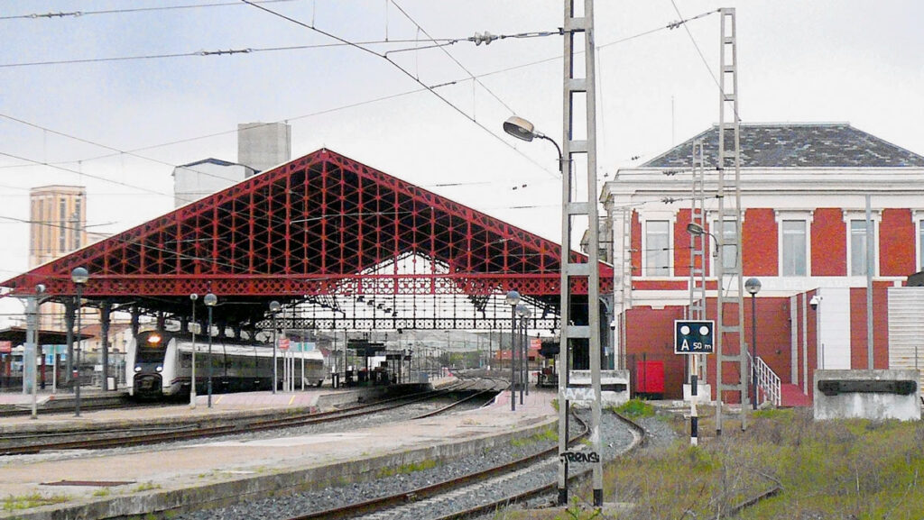 Kontron will launch the construction of a GSM‑R radio communication network on a railway in Spain. Adif, the national railway infrastructure operator, signed a contract worth over €20 million with Kontron Transportation Spain Kontron will launch the construction of a GSM‑R radio communication network on a railway in Spain. Adif, the national railway infrastructure operator, signed a contract worth over €20 million with Kontron Transportation Spain