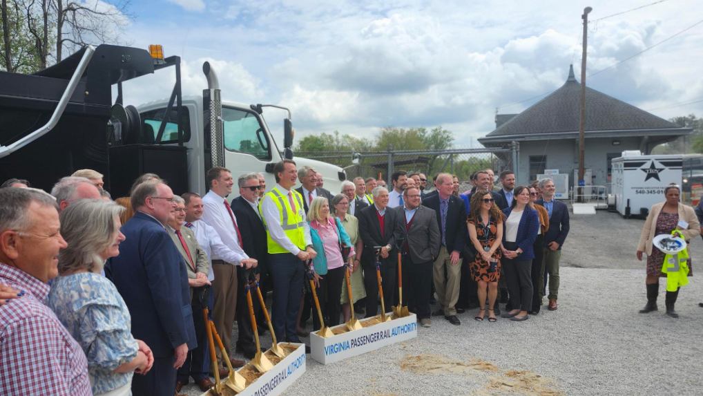 The New River Valley Rail Project represents a significant step in revitalizing Virginia’s rail system. Governor Glenn Youngkin led the groundbreaking ceremony on April 24, 2025, marking the extension of Amtrak service from Roanoke to Christiansburg