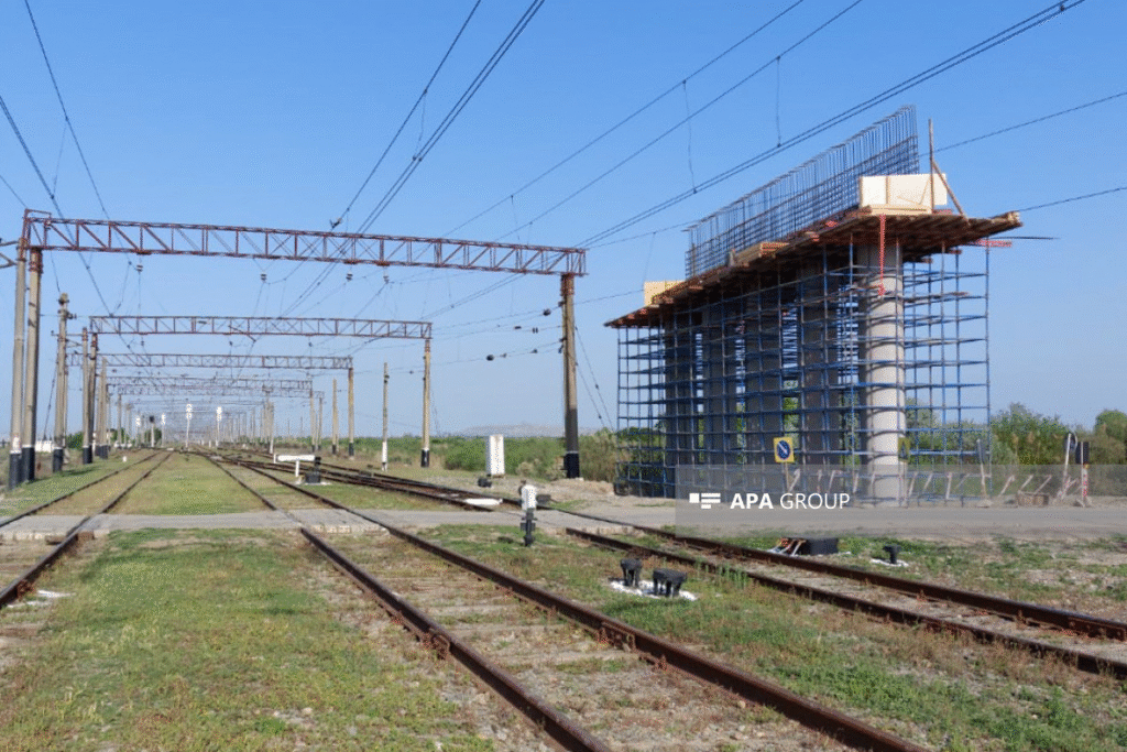 The construction of the 245-kilometer Alat-Osmanli-Astara railway line has begun, aiming to enhance Azerbaijan’s transport infrastructure and contribute to the Zangezur Corridor The construction of the 245-kilometer Alat-Osmanli-Astara railway line has begun, aiming to enhance Azerbaijan’s transport infrastructure and contribute to the Zangezur Corridor