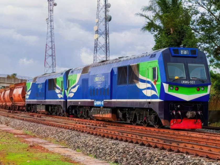 Азербайджан заключил контракт с китайской компанией CRRC Ziyang на поставку семи магистральных тепловозов модели АС50 и запасных частей на сумму $26 миллионов. Азербайджан заключил контракт с китайской компанией CRRC Ziyang на поставку семи магистральных тепловозов модели АС50 и запасных частей на сумму $26 миллионов.