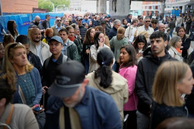 A major cable theft in Spain disrupted high-speed rail service Monday, stranding thousands of passengers traveling from Madrid to cities in the south after the holiday weekend A major cable theft in Spain disrupted high-speed rail service Monday, stranding thousands of passengers traveling from Madrid to cities in the south after the holiday weekend
