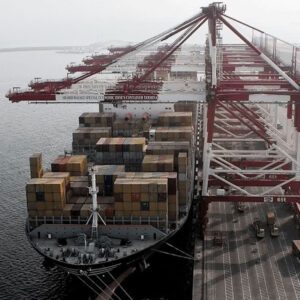 Казахстан инвестирует в развитие порта Бендер-Аббас, чтобы усилить логистическую сеть и создать устойчивый транзитный маршрут через Иран к международным морским путям.