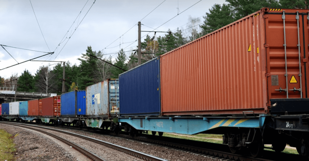 JSC “Ukrzaliznytsia” is considering revising tariffs for transporting containers weighing over 26 tons to align the cost with that of grain wagons JSC “Ukrzaliznytsia” is considering revising tariffs for transporting containers weighing over 26 tons to align the cost with that of grain wagons