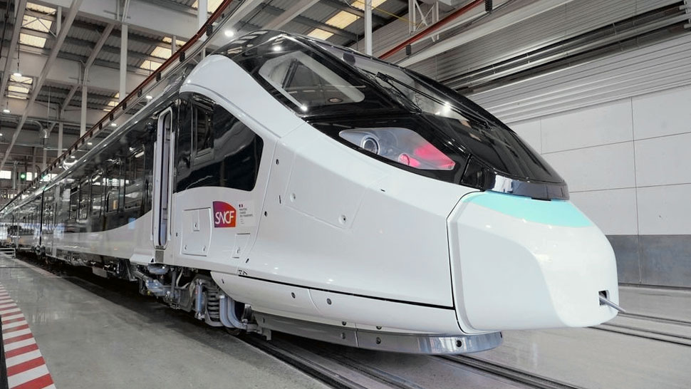 Компания CAF и оператор SNCF Voyageurs представили новый электропоезд Oxygène, предназначенный для межгородских маршрутов национальной сети TET во Франции Компания CAF и оператор SNCF Voyageurs представили новый электропоезд Oxygène, предназначенный для межгородских маршрутов национальной сети TET во Франции