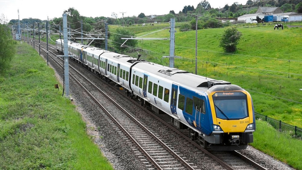 Компания CAF подписала два контракта на сумму около €400 млн на обслуживание поездов в Великобритании и Колумбии, расширяя своё присутствие на глобальном рынке Компания CAF подписала два контракта на сумму около €400 млн на обслуживание поездов в Великобритании и Колумбии, расширяя своё присутствие на глобальном рынке