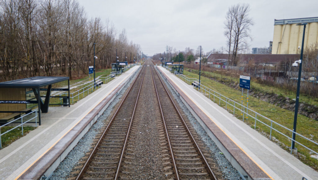 Latvian Railways has launched a new tender for upgrading nine stations along the Riga–Lugaži–state border line, boosting national transport infrastructure