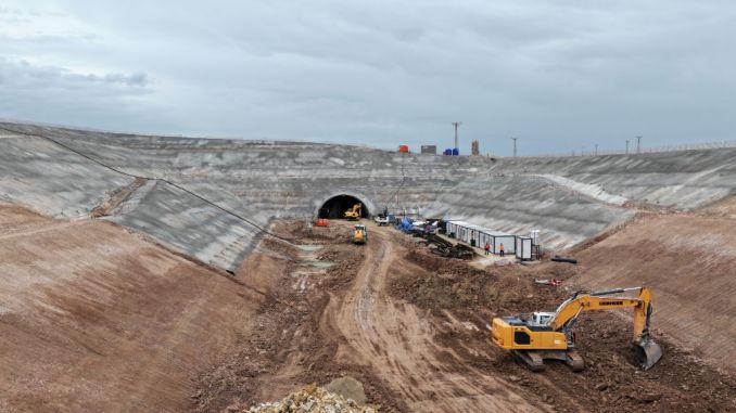 The Kayseri-Yerköy High-Speed Rail project is progressing rapidly, offering a modern and efficient transportation solution that will significantly improve connectivity between Kayseri and Ankara The Kayseri-Yerköy High-Speed Rail project is progressing rapidly, offering a modern and efficient transportation solution that will significantly improve connectivity between Kayseri and Ankara