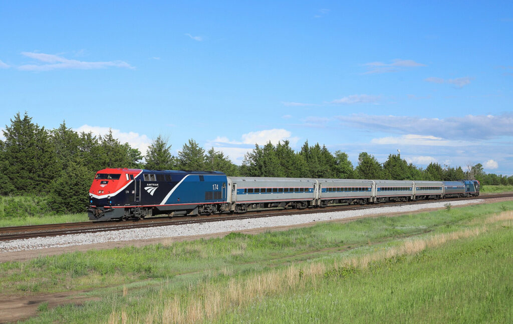 Поезд Borealis, курсирующий между Сент-Полом и Чикаго, за 11 месяцев перевёз свыше 205 800 пассажиров, превзойдя все предварительные прогнозы спроса Поезд Borealis, курсирующий между Сент-Полом и Чикаго, за 11 месяцев перевёз свыше 205 800 пассажиров, превзойдя все предварительные прогнозы спроса